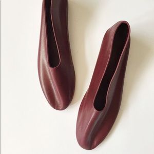 Martiniano Glove Flat in Burgundy